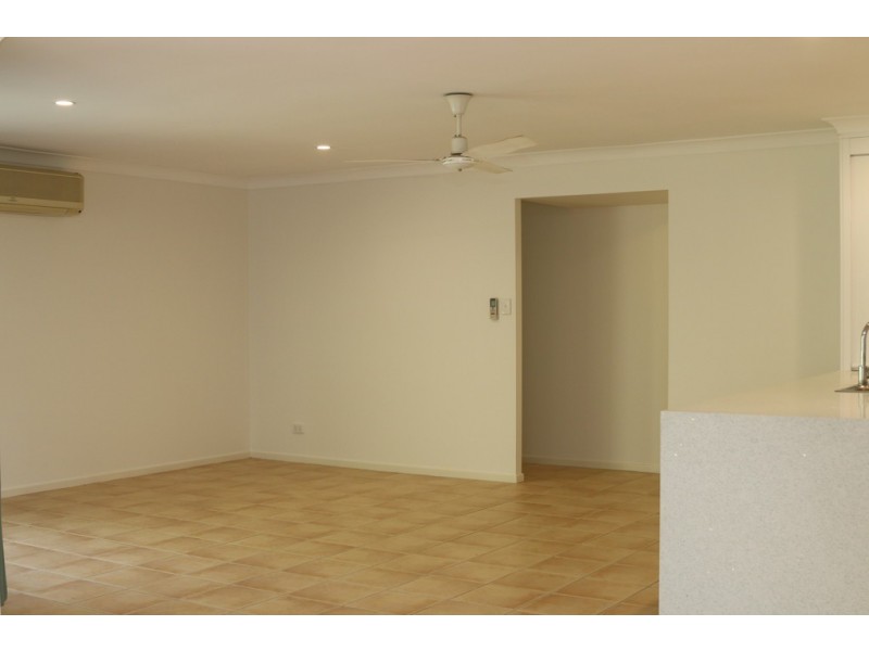 22 Greenford Street, Chapel Hill QLD 4069