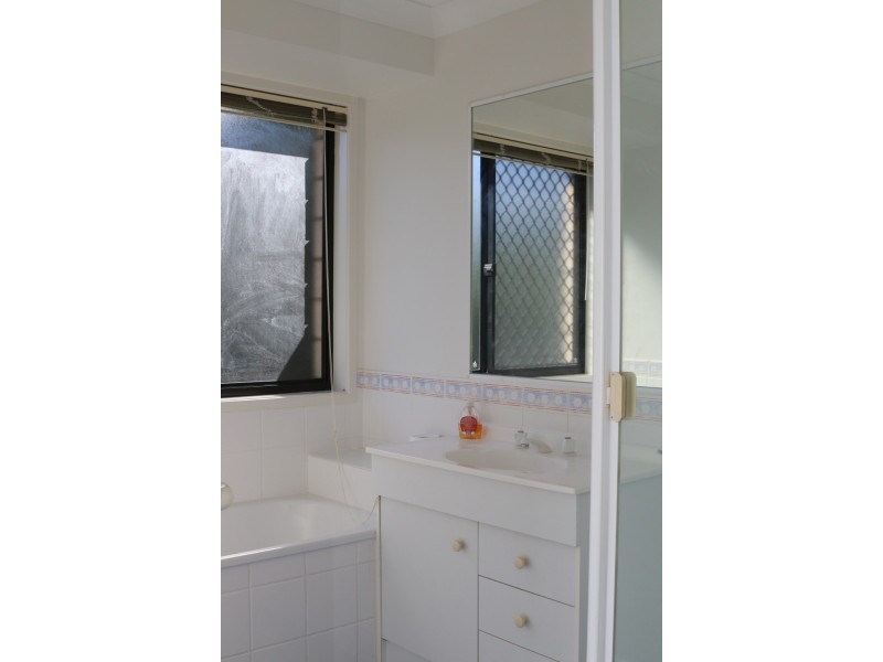 22 Greenford Street, Chapel Hill QLD 4069