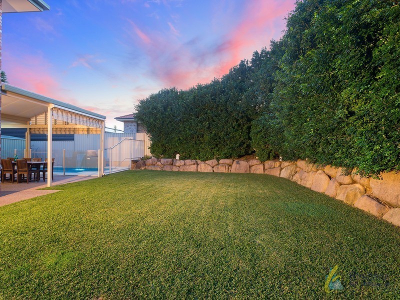 4 Malvern Pl, Forest Lake QLD 4078