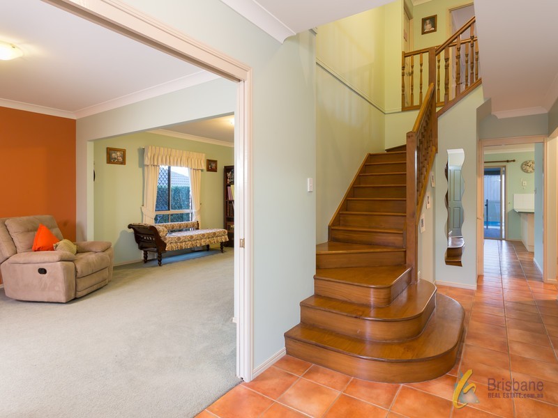 4 Malvern Pl, Forest Lake QLD 4078