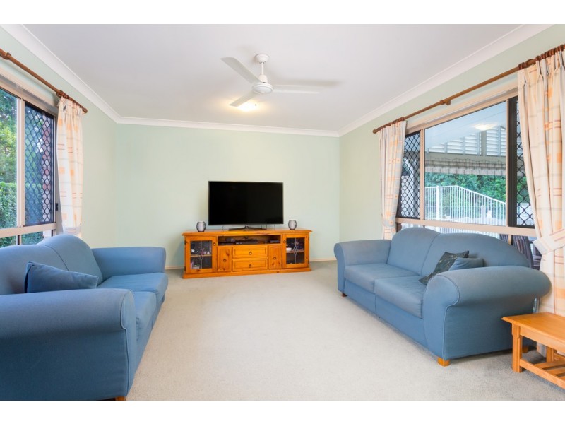 4 Malvern Pl, Forest Lake QLD 4078