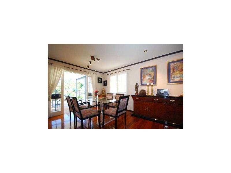 11 Ijong Street, Kenmore QLD 4069