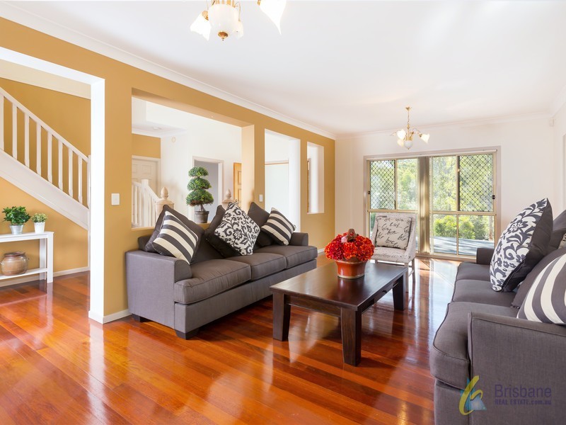 15 Walker Place, Pullenvale QLD 4069