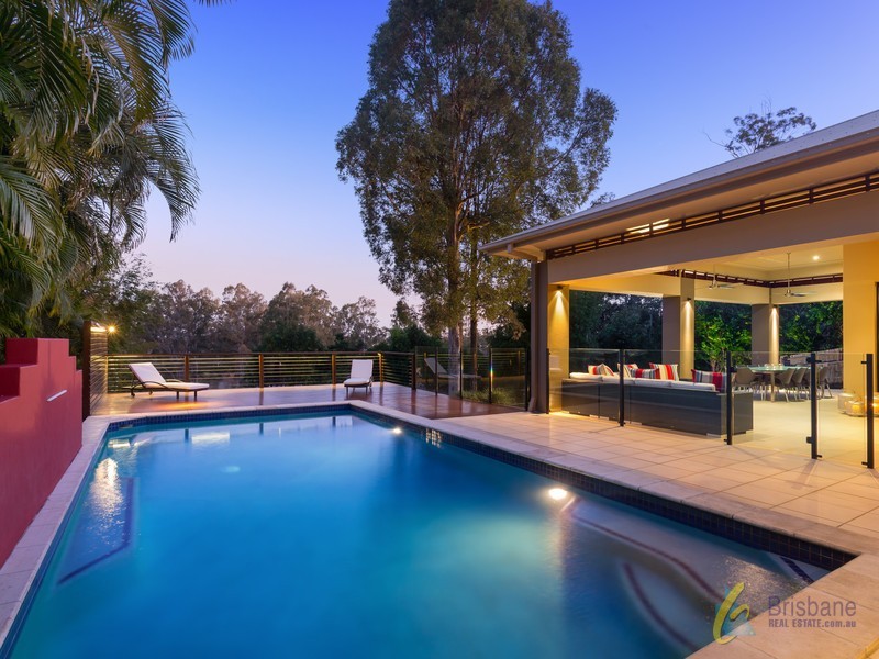 9 Robertson Place, Fig Tree Pocket QLD 4069