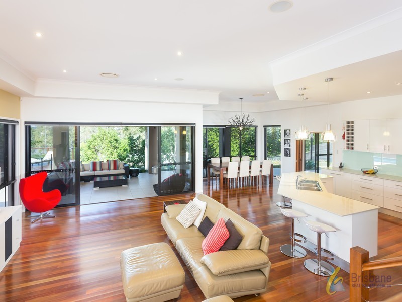 9 Robertson Place, Fig Tree Pocket QLD 4069