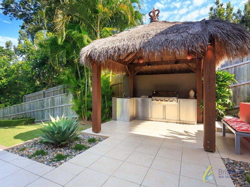 9 Robertson Place, Fig Tree Pocket QLD 4069