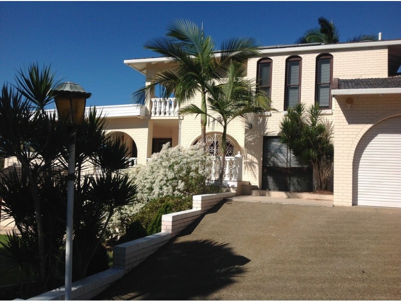 4 Macquarie Court, Mount Ommaney QLD 4074