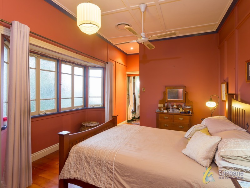 262 Oxley Rd, Graceville QLD 4075