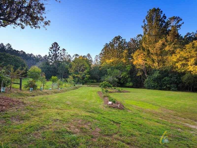 177 Moons Lane, Brookfield QLD 4069