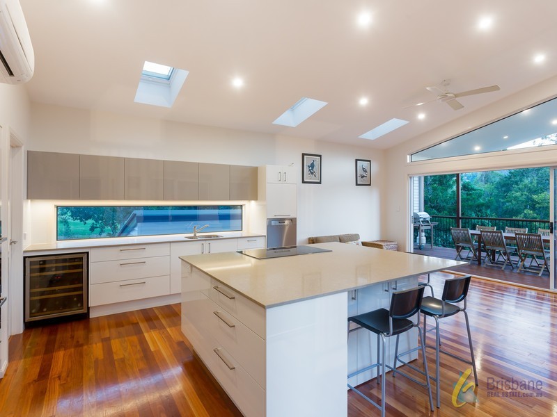 177 Moons Lane, Brookfield QLD 4069