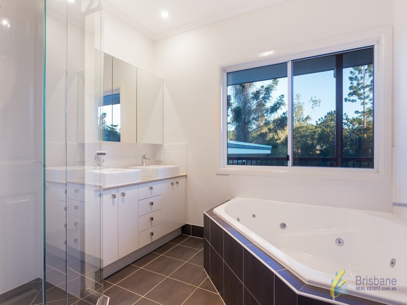 177 Moons Lane, Brookfield QLD 4069