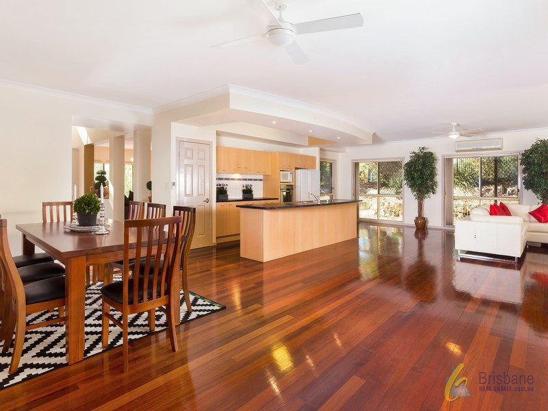 15 Walker Place, Pullenvale QLD 4069