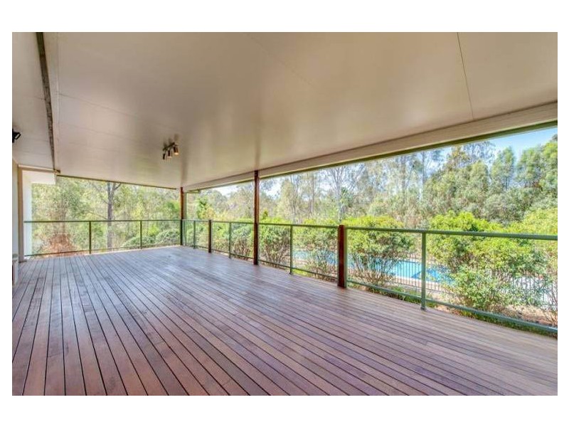 15 Walker Place, Pullenvale QLD 4069
