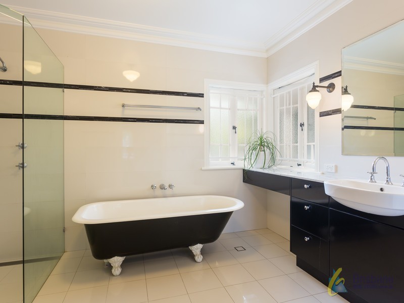 90 Berry Street, Sherwood QLD 4075