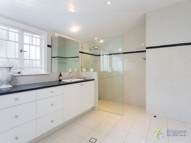 90 Berry Street, Sherwood QLD 4075