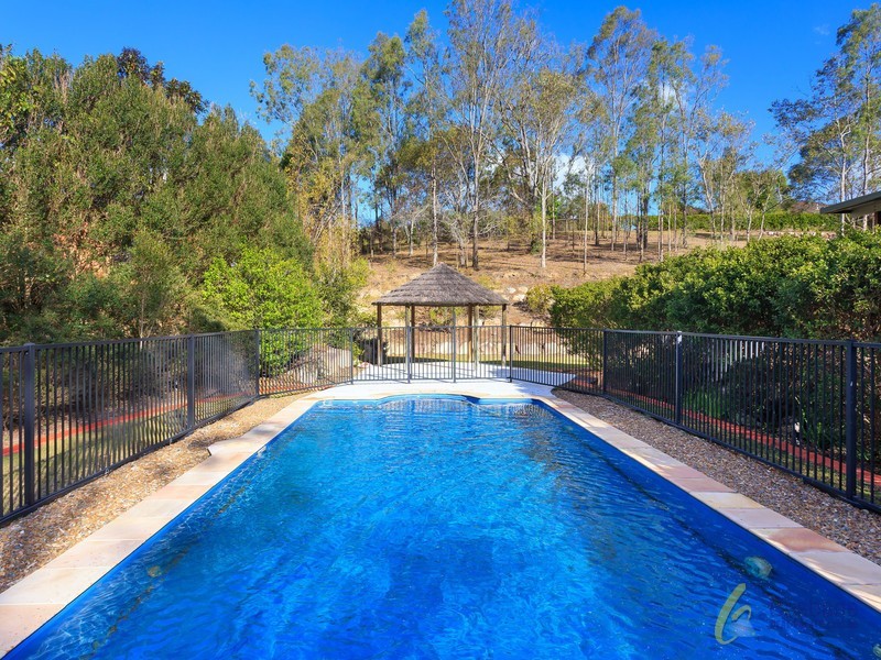 15 Walker Place, Pullenvale QLD 4069