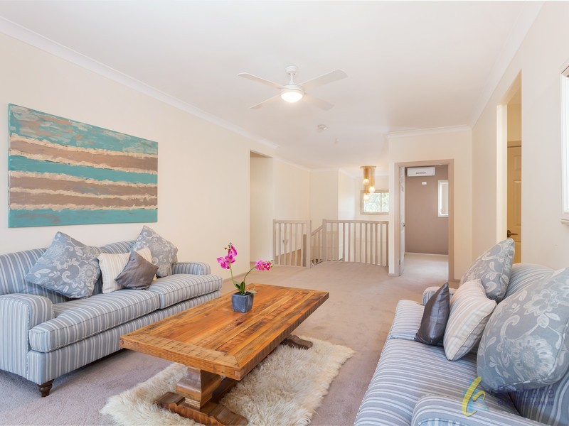 15 Walker Place, Pullenvale QLD 4069