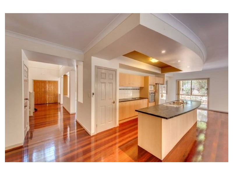 15 Walker Place, Pullenvale QLD 4069