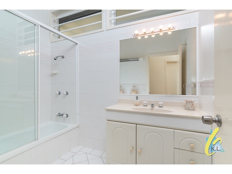 32 Quahlee Grove, Karana Downs QLD 4306