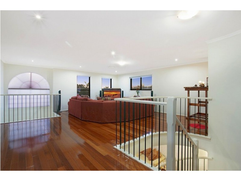 12 JAMES PL, Sinnamon Park QLD 4073
