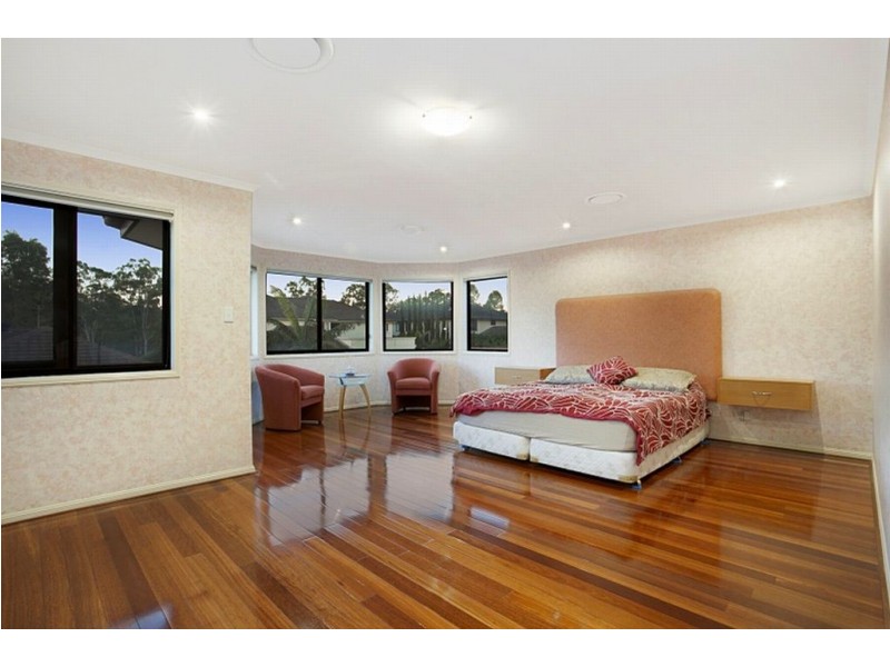 12 JAMES PL, Sinnamon Park QLD 4073