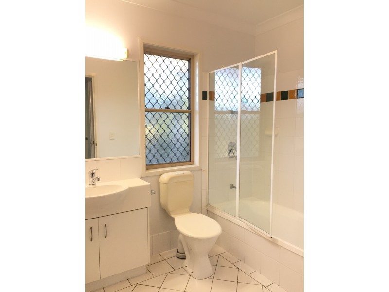 2/108 Glenalva Tce, Enoggera QLD 4051