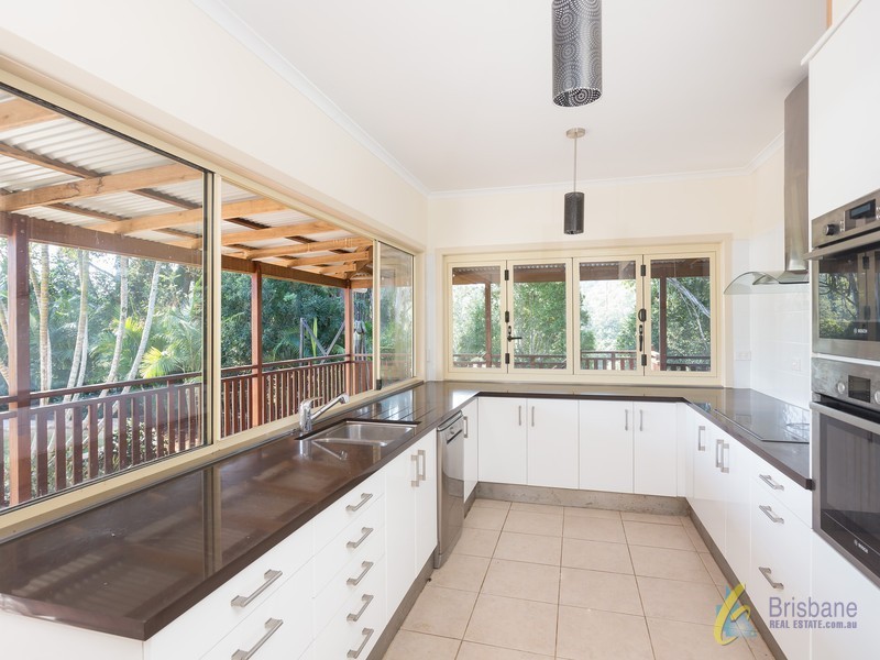 353 Gold Creek Road, Brookfield QLD 4069