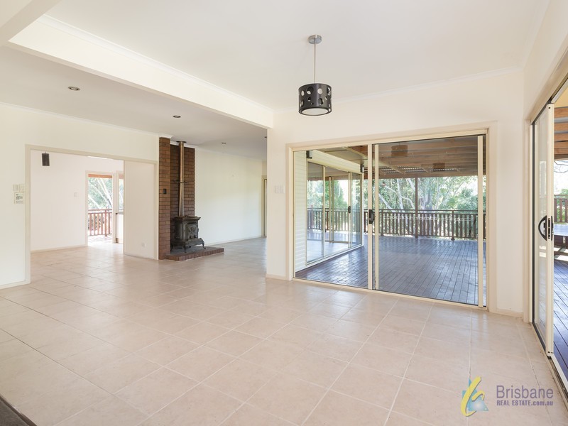 353 Gold Creek Road, Brookfield QLD 4069