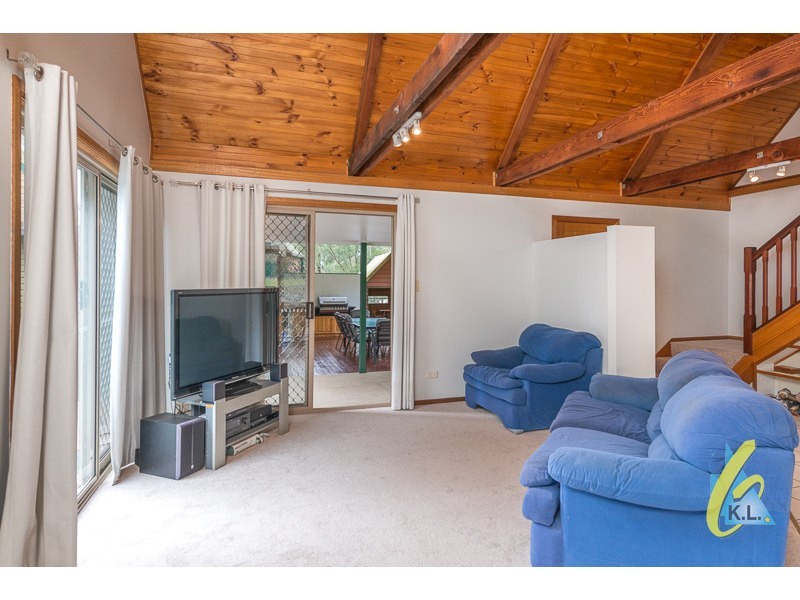 363 Mt Crosby Rd, Chuwar QLD 4306