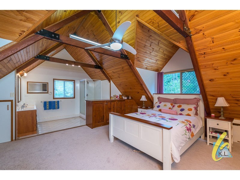 363 Mt Crosby Rd, Chuwar QLD 4306