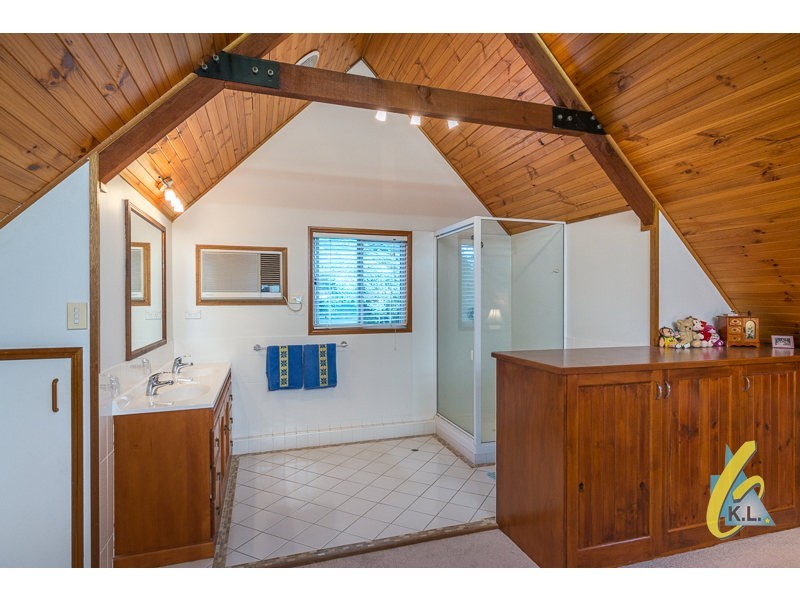 363 Mt Crosby Rd, Chuwar QLD 4306