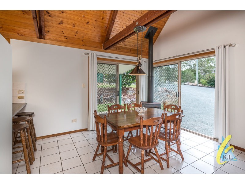 363 Mt Crosby Rd, Chuwar QLD 4306