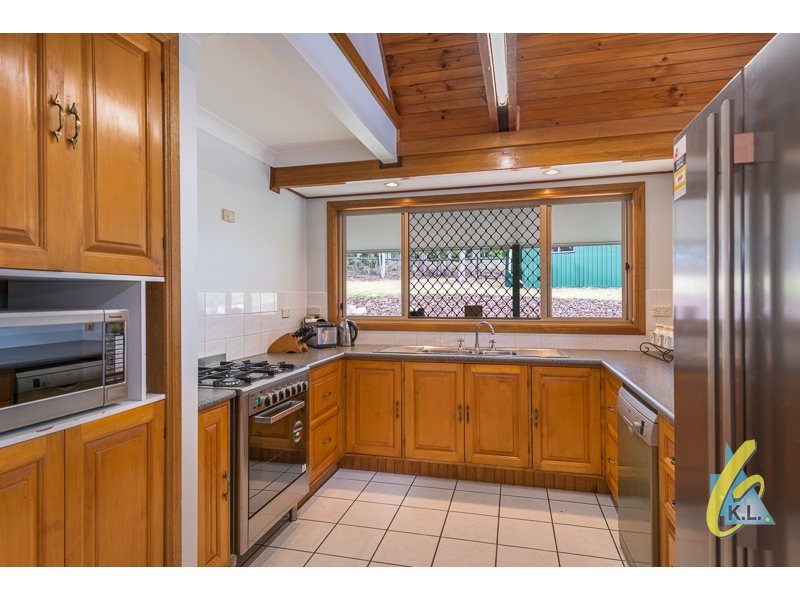 363 Mt Crosby Rd, Chuwar QLD 4306