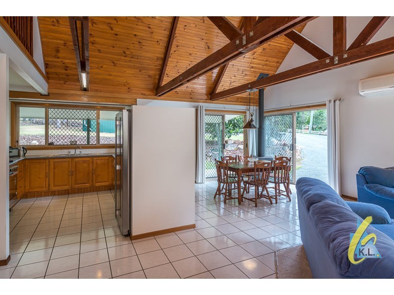 363 Mt Crosby Rd, Chuwar QLD 4306