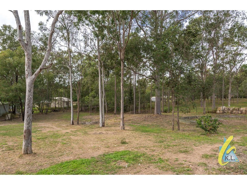363 Mt Crosby Rd, Chuwar QLD 4306