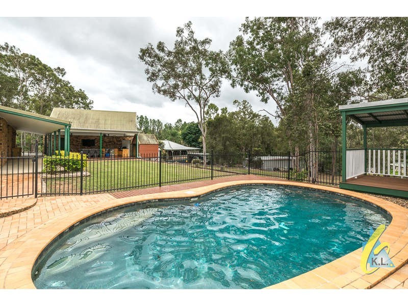 363 Mt Crosby Rd, Chuwar QLD 4306