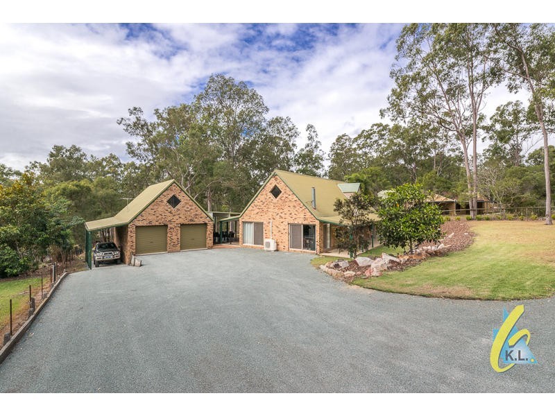 363 Mt Crosby Rd, Chuwar QLD 4306