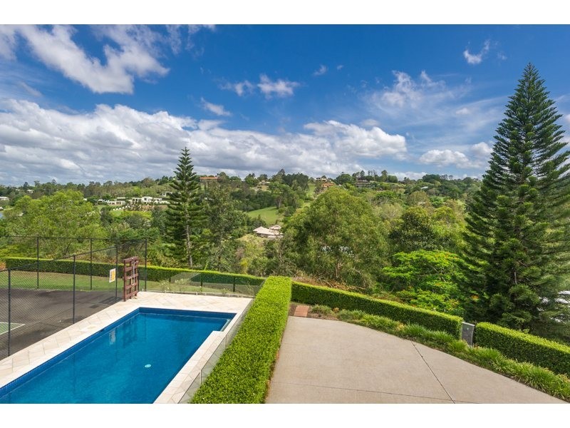 35 Nioka Street, Brookfield QLD 4069