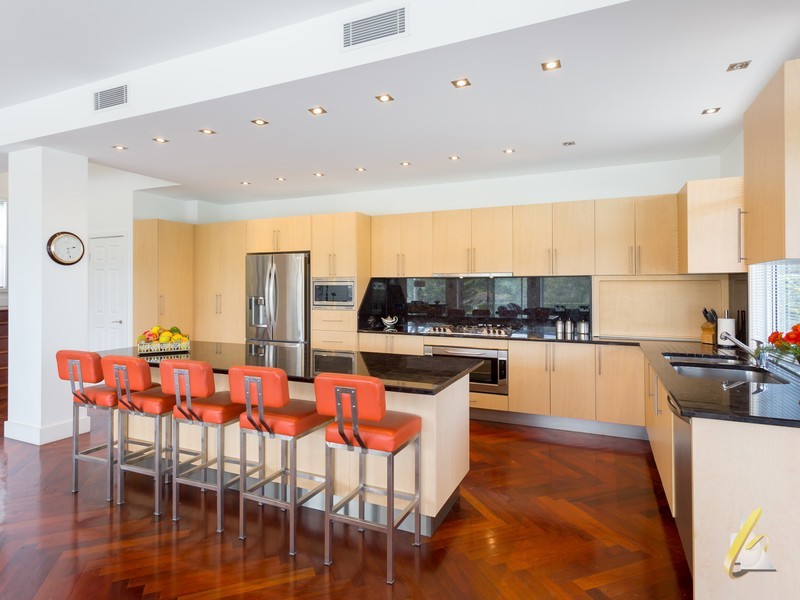 35 Nioka Street, Brookfield QLD 4069