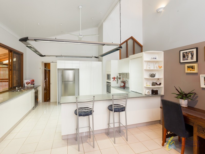 25 Woodfield Rd, Pullenvale QLD 4069