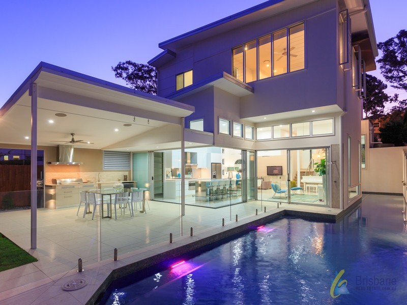 15 Central Avenue, St Lucia QLD 4067
