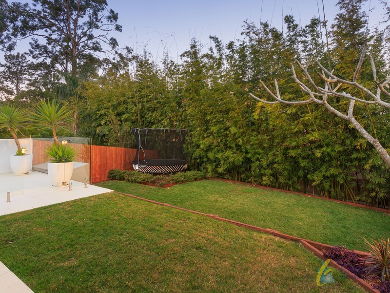 15 Central Avenue, St Lucia QLD 4067