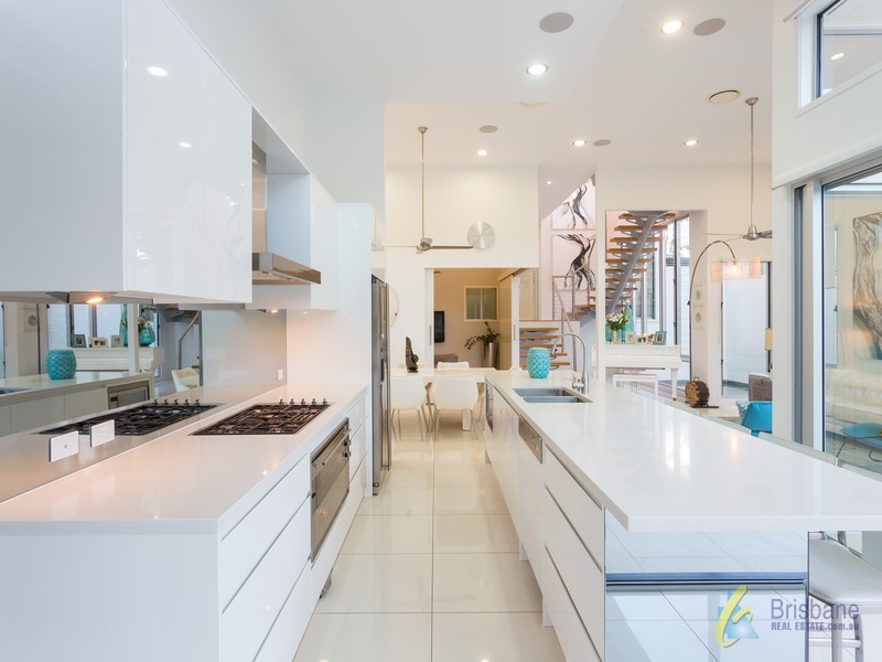 15 Central Avenue, St Lucia QLD 4067