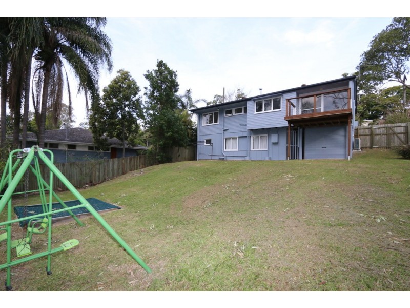 16 Trenton Street, Kenmore QLD 4069