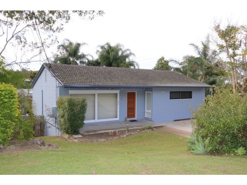 16 Trenton Street, Kenmore QLD 4069