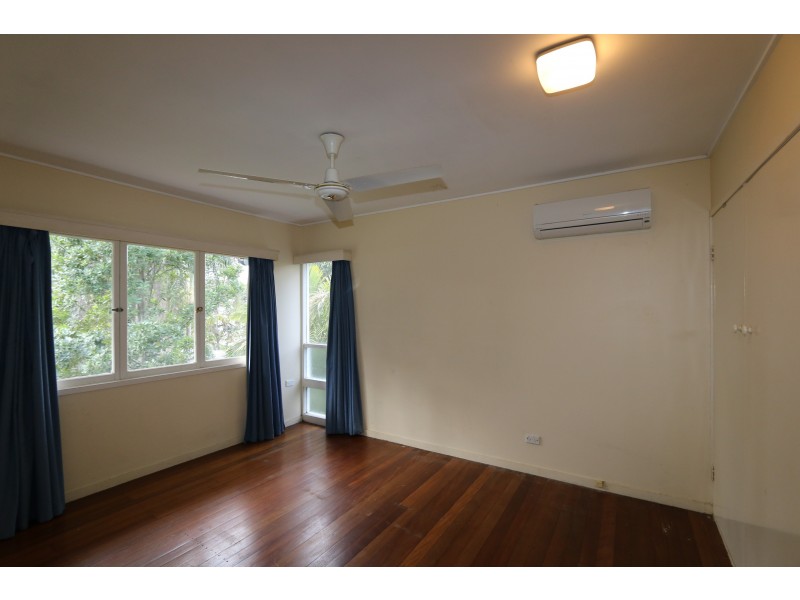 16 Trenton Street, Kenmore QLD 4069