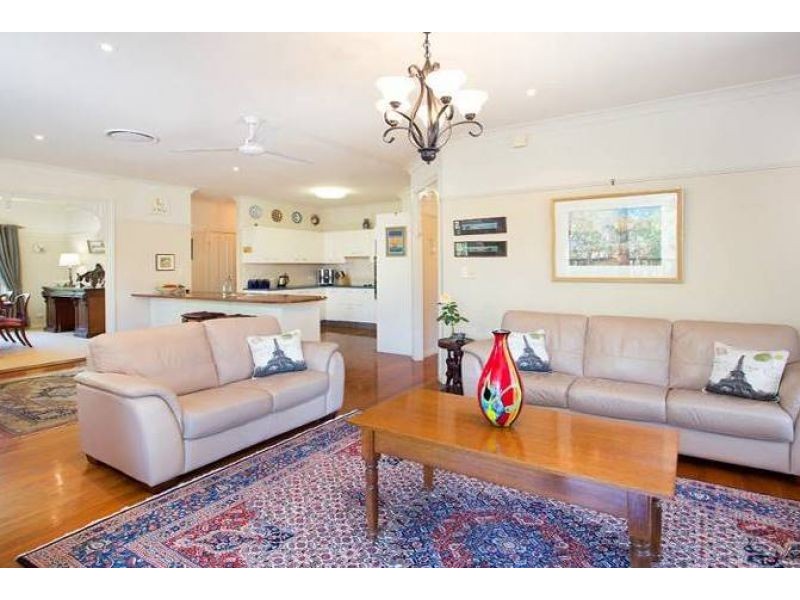 55 Drysdale Crescent, Brookfield QLD 4069