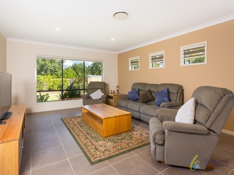 4 Paperbark Circuit, Moggill QLD 4070