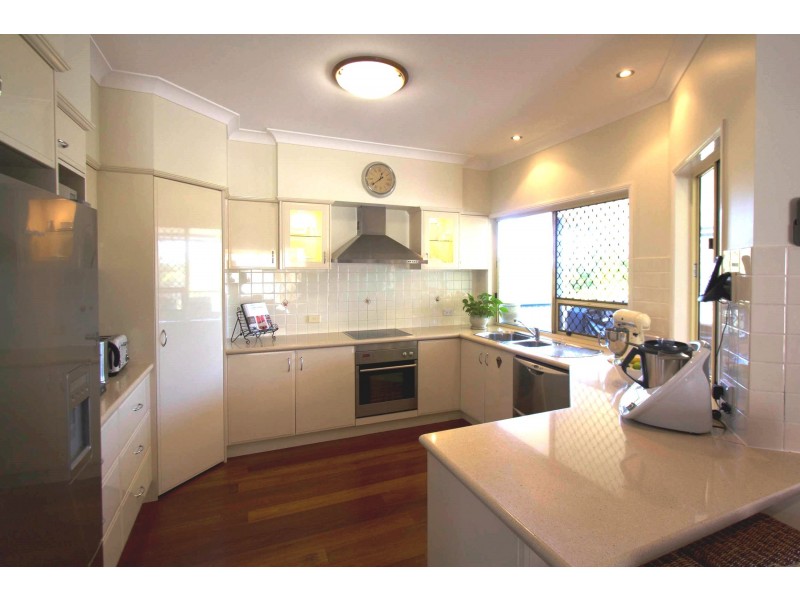 69 Westaway Crescent, Bellbowrie QLD 4070