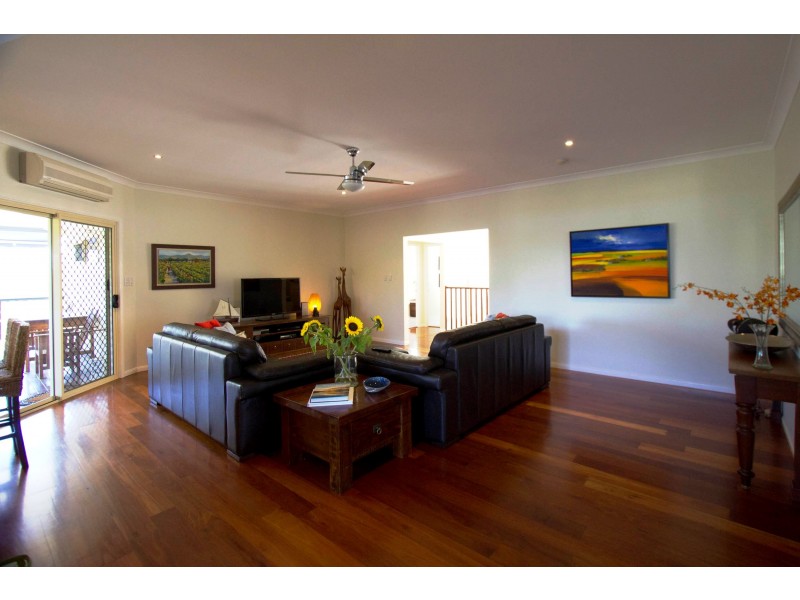 69 Westaway Crescent, Bellbowrie QLD 4070